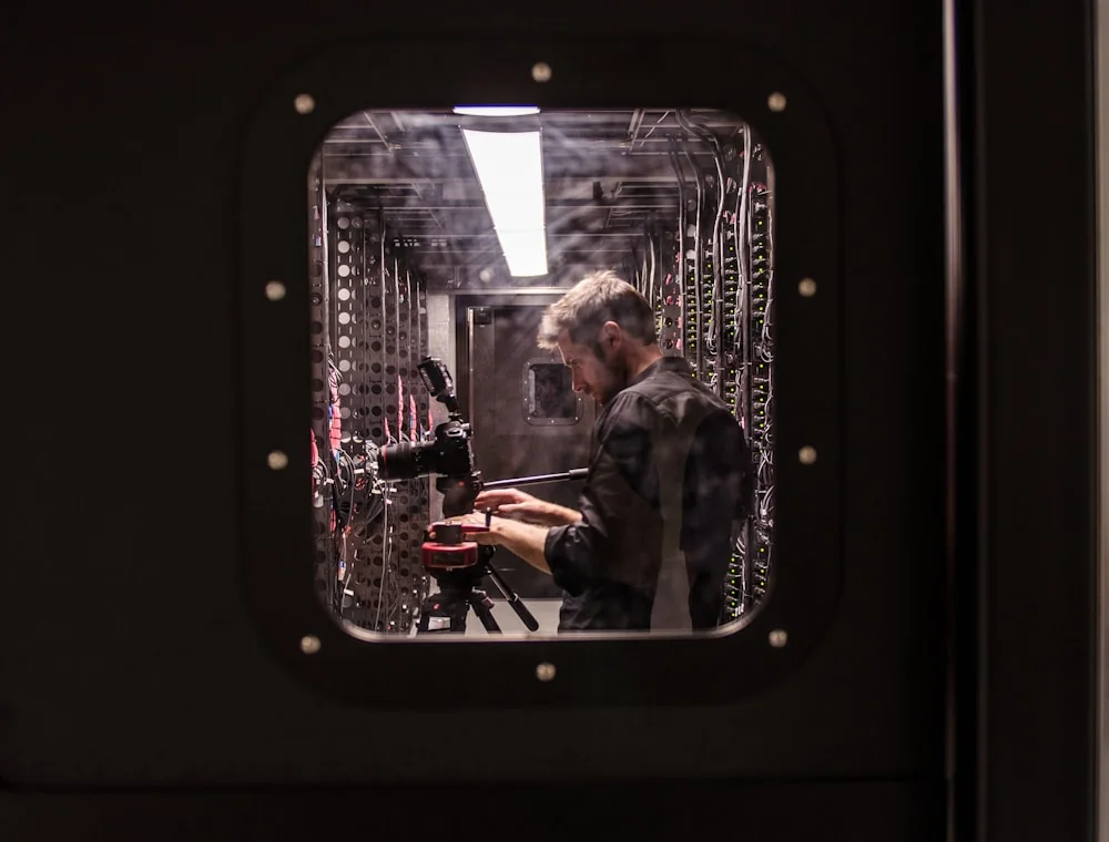 Technician supporting an enterprise IT relocation